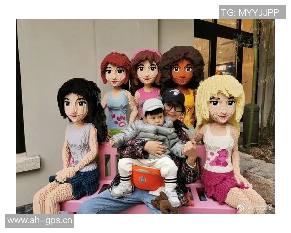 女友社媒分享与内维斯迪士尼乐园甜蜜游玩瞬间引发热议