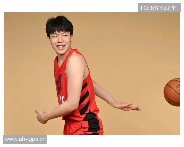 杨瀚森分享防守库里经验教练组指导我调整站位策略 杨瀚森分享防守库里经验教练组指导我调整站位策略