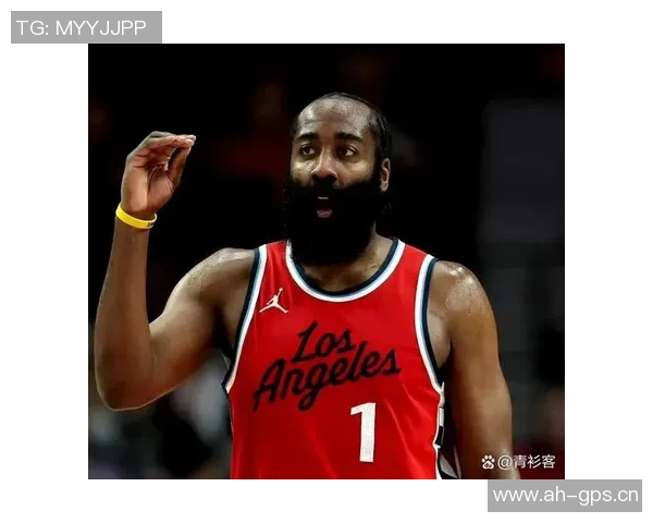 哈登全场表现亮眼贡献20分6板13助3断但7次失误影响球队节奏