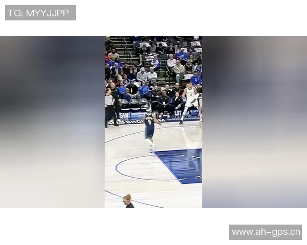 势如破竹的精彩瞬间弗拉格飞身大帽拉塞尔助攻浓眉空中暴扣